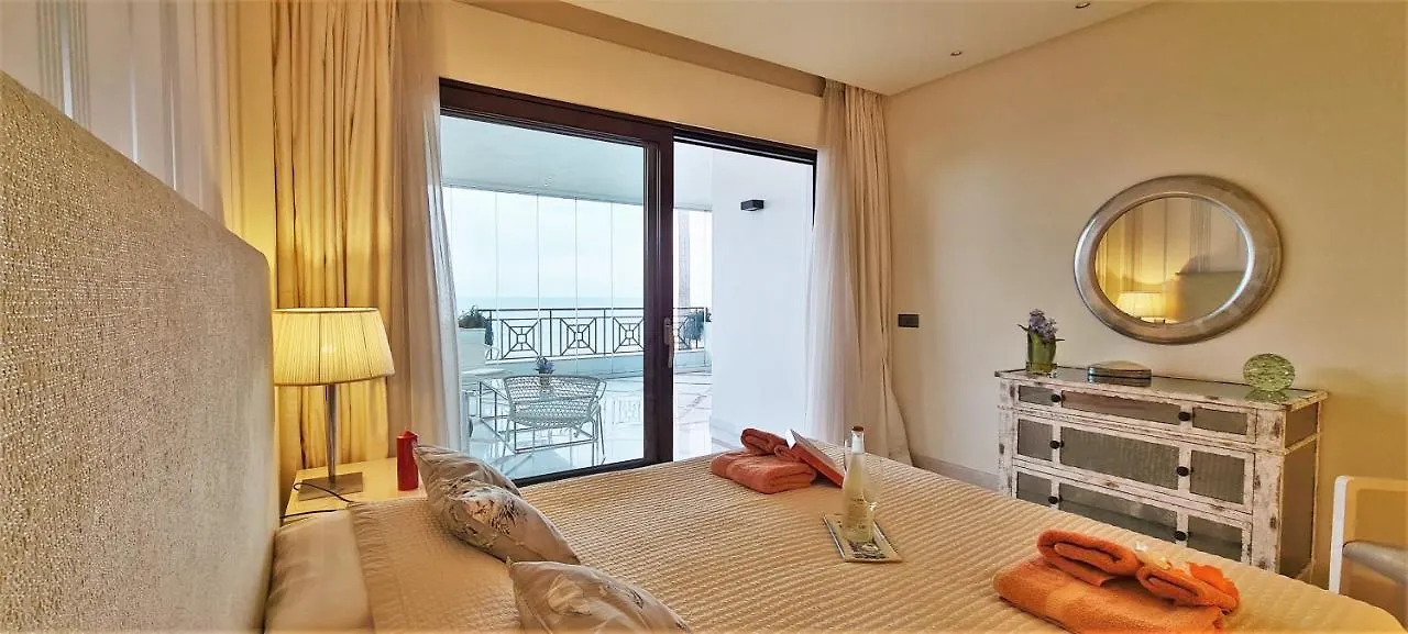 Luxury Apartment Frontal Beach In Doncella Beach Estepona Spain