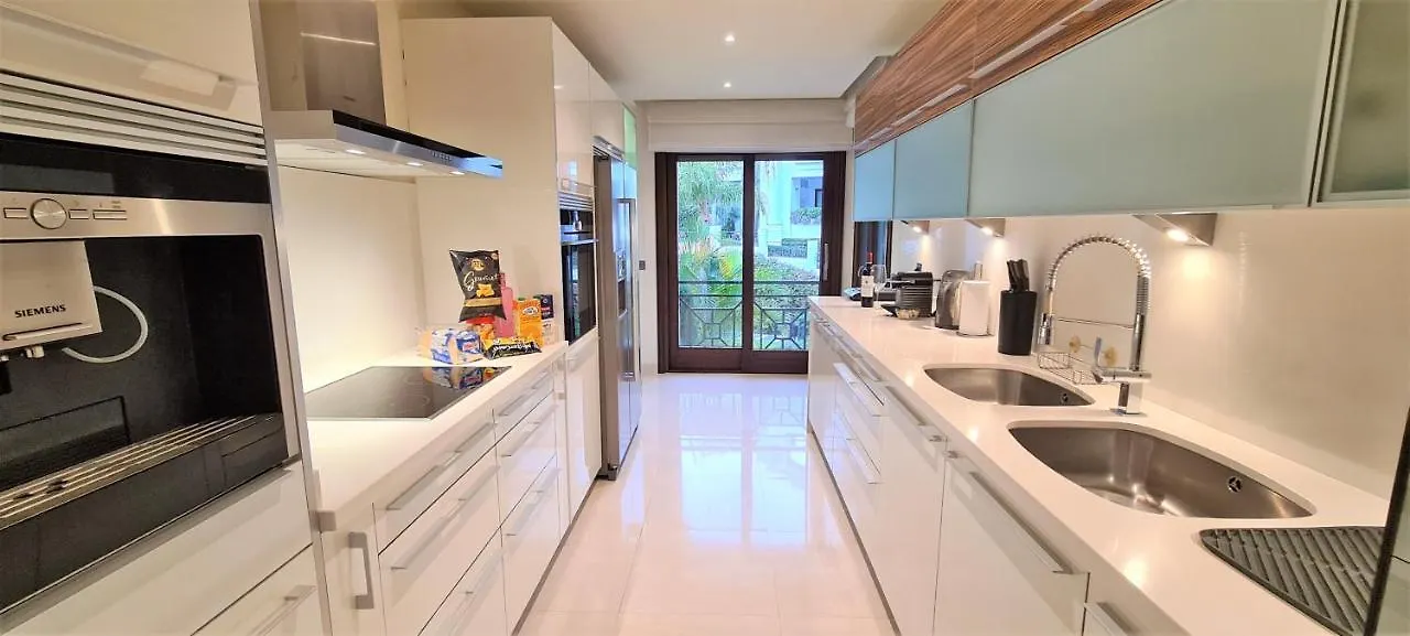 Luxury Apartment Frontal Beach In Doncella Beach Estepona 0*,