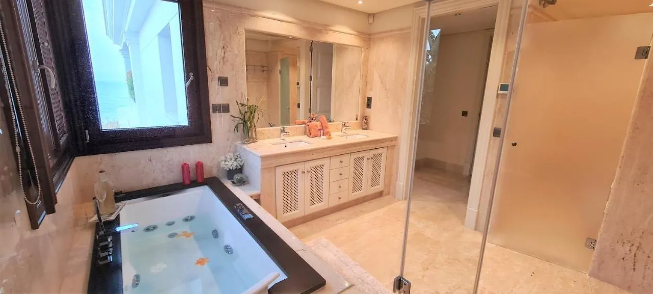 Luxury Apartment Frontal Beach In Doncella Beach Estepona 0*,