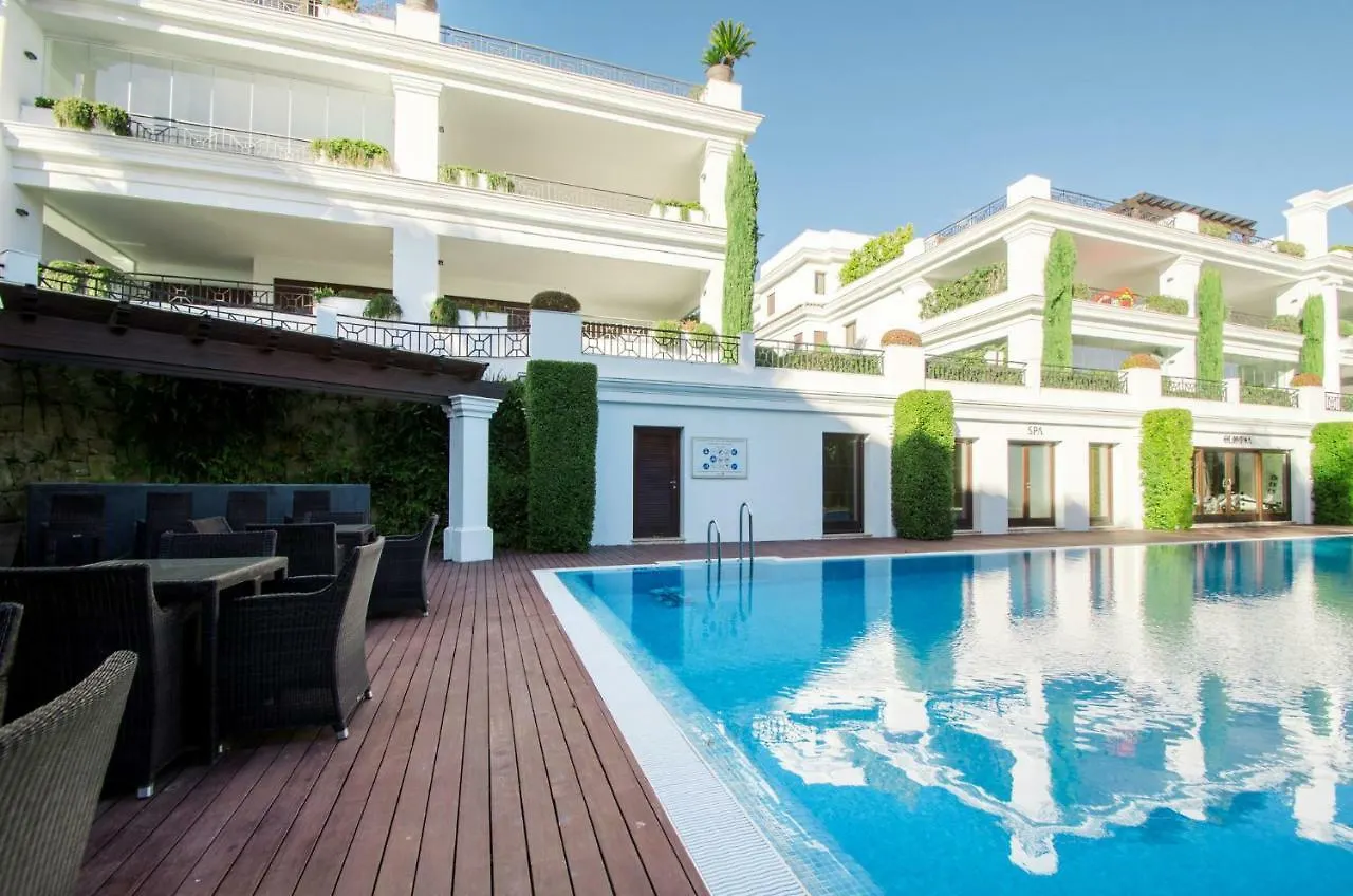 Luxury Apartment Frontal Beach In Doncella Beach Estepona