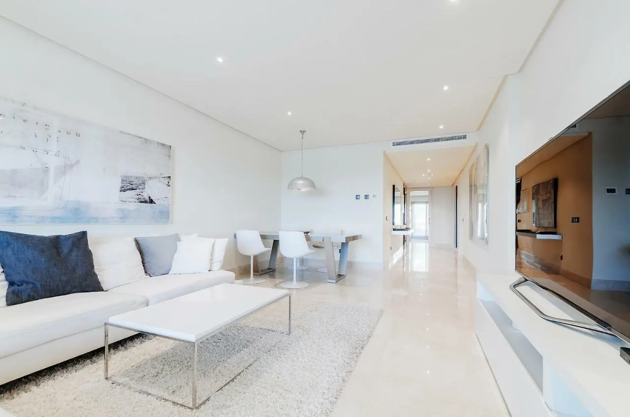 Luxury Apartment Frontal Beach In Doncella Beach Estepona