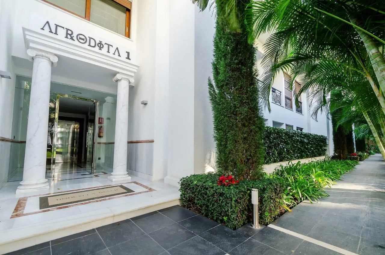 Luxury Apartment Frontal Beach In Doncella Beach Estepona